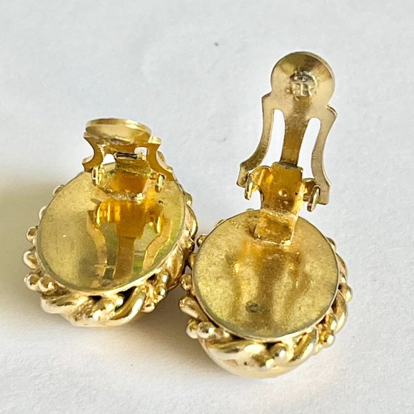 Vintage Oval Victorian Clip On Earrings Gold Plated 70's Smooth Finish Estate - Picture 8 of 13